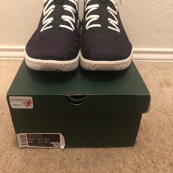 LeBron 16 Low Python Glow (Deadstock pair) - Picture 5 of 6